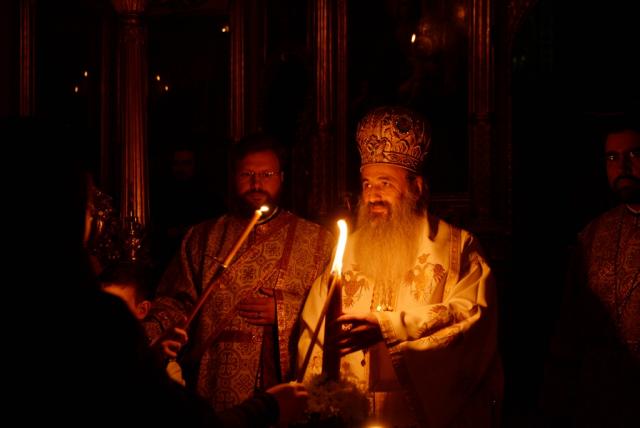 Slujba Sfintelor Paști la Catedrala Mitropolitană – „Hristos a înviat și S-a făcut început al învierii noastre”