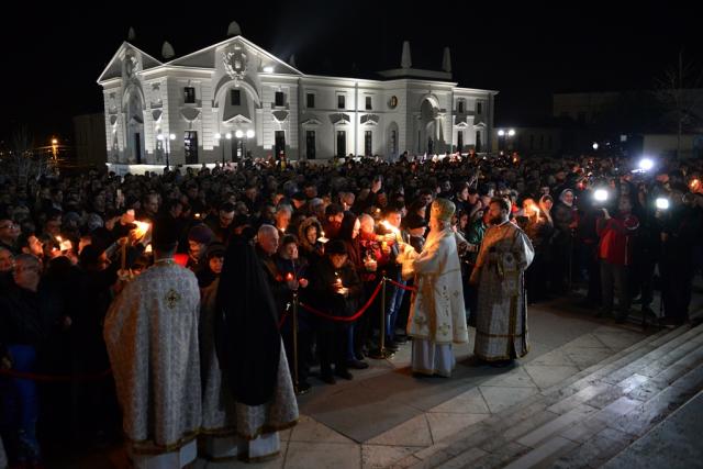 Slujba Sfintelor Paști la Catedrala Mitropolitană – „Hristos a înviat și S-a făcut început al învierii noastre”