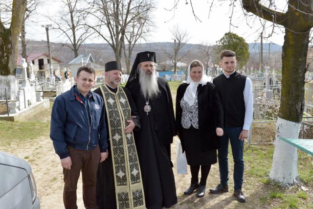 IPS Mitropolit Teofan în vizită pastorală la parohiile din Arhiepiscopia Iaşilor