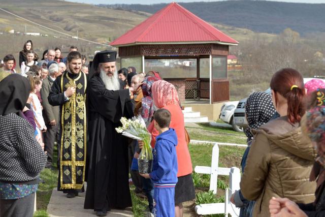 IPS Mitropolit Teofan în vizită pastorală la parohiile din Arhiepiscopia Iaşilor