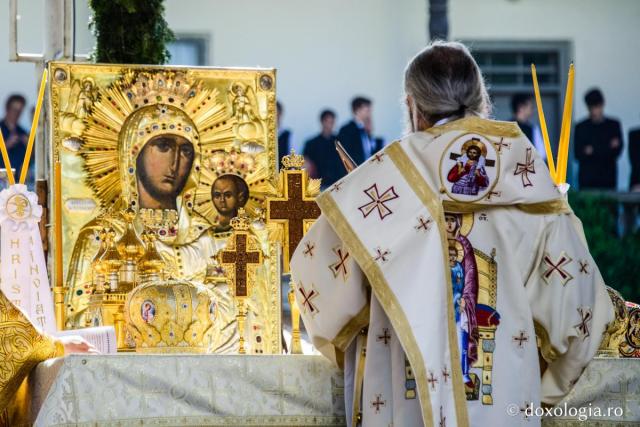 O nouă sărbătoare în calendarul Bisericii Ortodoxe Române: Cinstirea Sfintei Icoane a Maicii Domnului „Îndrumătoarea”