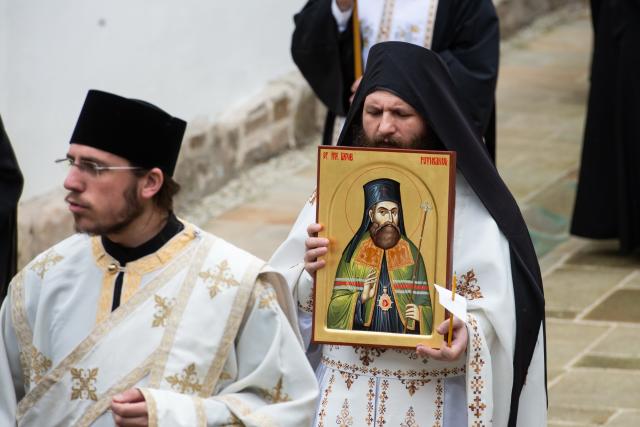 Sărbătoarea Sfântului Iacob Putneanu la Mănăstirea Putna: „De la Sfântul Iacob învățăm cele ale Școlii și cele ale Bisericii”
