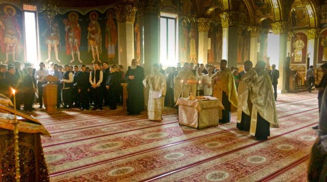Aniversare la Seminarul Teologic de la Mănăstirea Neamț: părintele Ioan Mihoc a împlinit 65 de ani