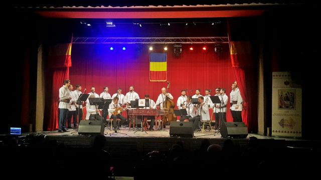 Concert extraordinar de folclor și cântece patriotice
