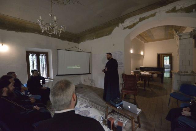 PS Damaschin Dorneanul s-a adresat preoţilor prezenţi la cursurile preoţeşti de la Miclăuşeni: „Un duhovnic bun este acela care a fost ucenic bun“
