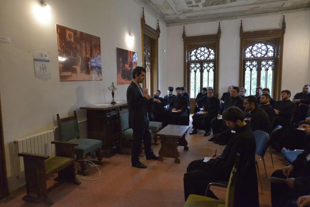 PS Damaschin Dorneanul s-a adresat preoţilor prezenţi la cursurile preoţeşti de la Miclăuşeni: „Un duhovnic bun este acela care a fost ucenic bun“
