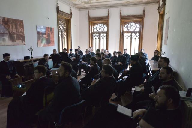 PS Damaschin Dorneanul s-a adresat preoţilor prezenţi la cursurile preoţeşti de la Miclăuşeni: „Un duhovnic bun este acela care a fost ucenic bun“