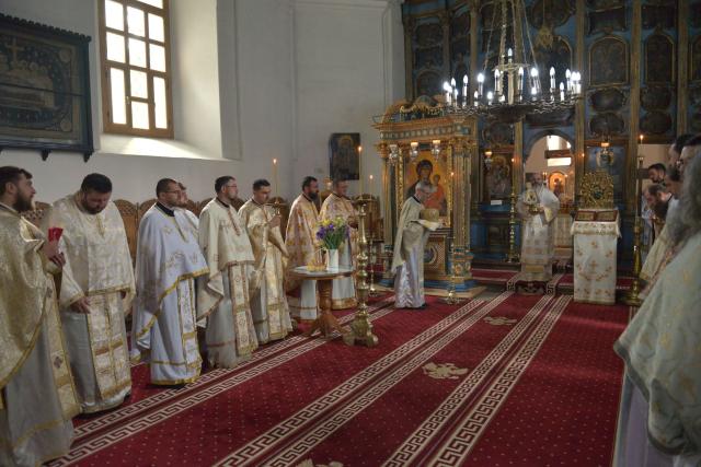 La Miclăușeni continuă cursurile preoțești de formare profesională