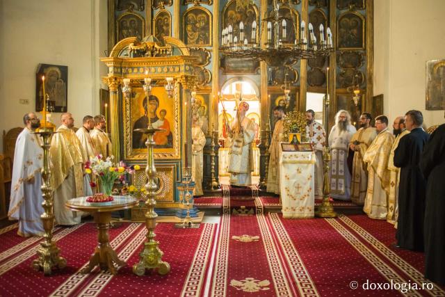 La Miclăușeni au început astăzi cursurile pentru obținerea gradelor profesionale pentru preoți