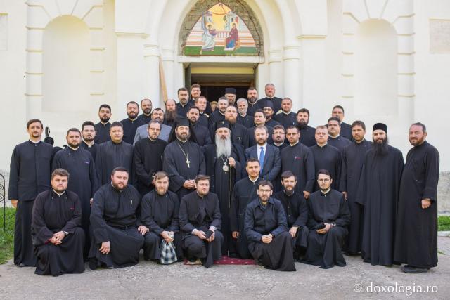 La Miclăușeni au început astăzi cursurile pentru obținerea gradelor profesionale pentru preoți