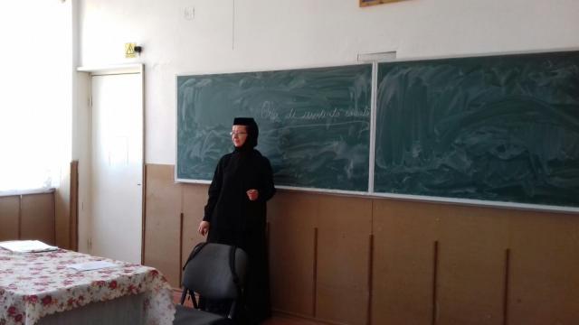 Ore de asistență socială predate în școli de studenții Facultății de Teologie Iași