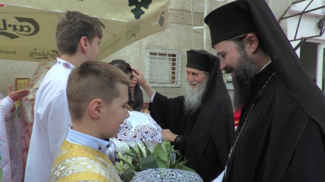 Târnosire de biserică și Sfânta Liturghie arhierească la Centrul de plasament din Gura Humorului