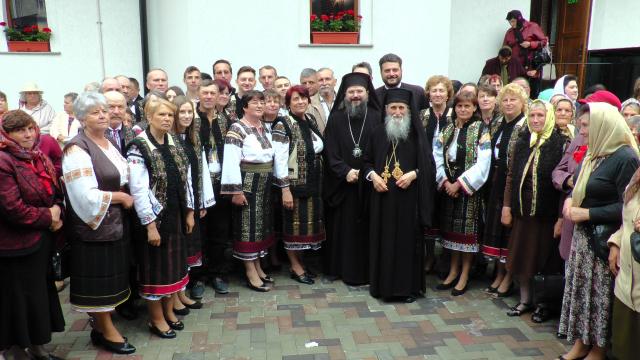 Târnosire de biserică și Sfânta Liturghie arhierească la Centrul de plasament din Gura Humorului
