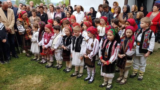 IPS Pimen a sfințit biserica Parohiei „Sfinții Apostoli” din Vatra Dornei