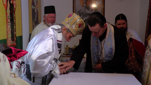 IPS Pimen a sfințit biserica Parohiei „Sfinții Apostoli” din Vatra Dornei