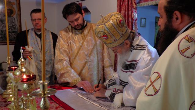 IPS Pimen a sfințit biserica Parohiei „Sfinții Apostoli” din Vatra Dornei