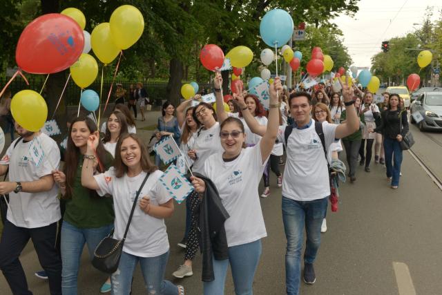 IPS Mitropolit Teofan prezent la Marșul Absolvenților 2018: „Dumnezeu vrea să fiți mulțumiți de tot ceea ce ați învățat”