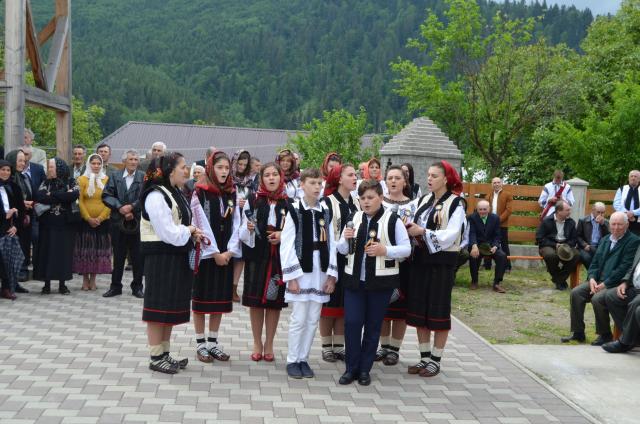 Binecuvântarea sfinților la Parohia Straja II din Suceava