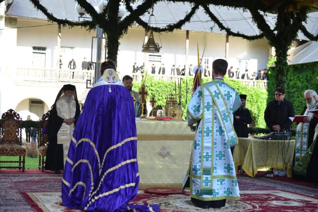 Sărbătoarea Înălțării Domnului Hristos – Priveghere la Mănăstirea Neamț