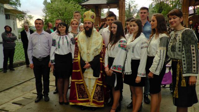 Festival de Artă Muzicală la Dorna Candreni – PS Damaschin Dorneanul: „Nu suntem numai trup, ci și suflet, iar acesta rămâne în veșnicie”