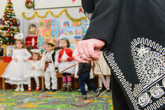 (VIDEO) Pr. Constantin Necula: „Educatoarea este «primum movens» al culturii unui copil”