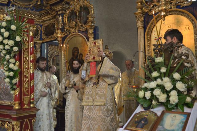IPS Mitropolit Teofan a slujit la Biserica Vovidenia din Botoșani