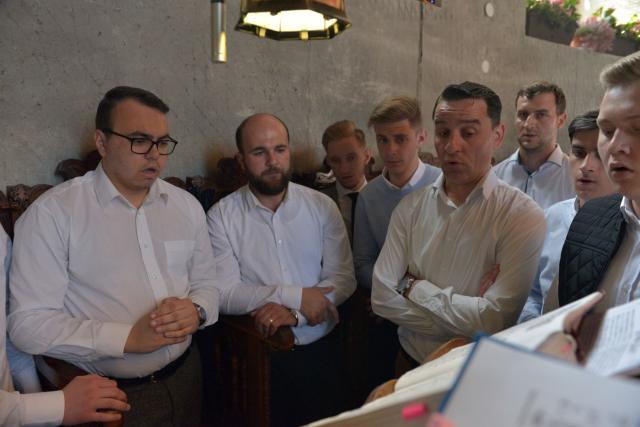 IPS Mitropolit Teofan a slujit la Biserica Vovidenia din Botoșani