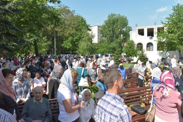 IPS Mitropolit Teofan a slujit la Biserica Vovidenia din Botoșani