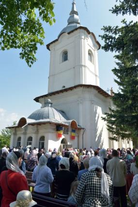 IPS Mitropolit Teofan a slujit la Biserica Vovidenia din Botoșani