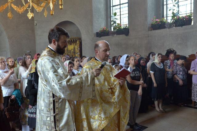 IPS Mitropolit Teofan a slujit la Biserica Vovidenia din Botoșani