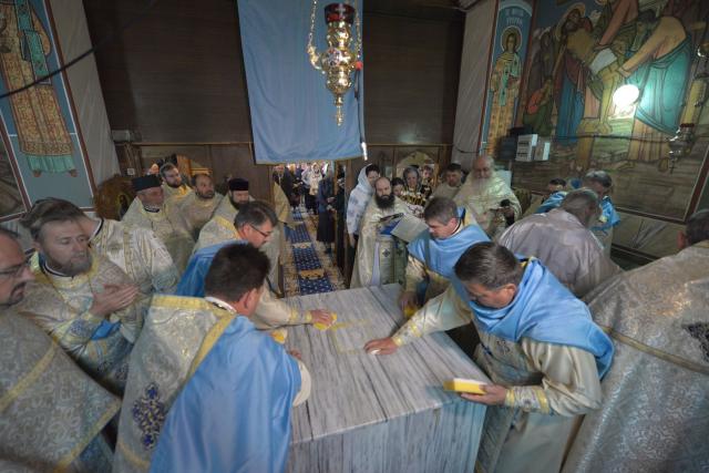 Resfințire de biserică la Humuleștii Noi – IPS Teofan:„ A aparține Bisericii înseamnă a îl cunoaște pe Dumnezeu”