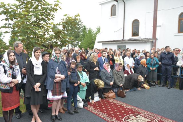 Resfințire de biserică la Humuleștii Noi – IPS Teofan:„ A aparține Bisericii înseamnă a îl cunoaște pe Dumnezeu”