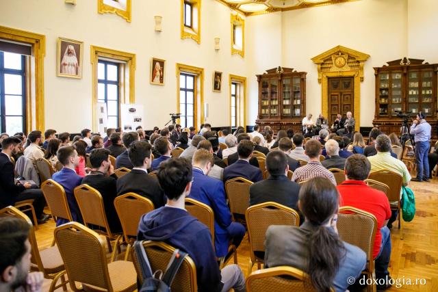 La Iaşi a început Simpozionul „Stăniloae“