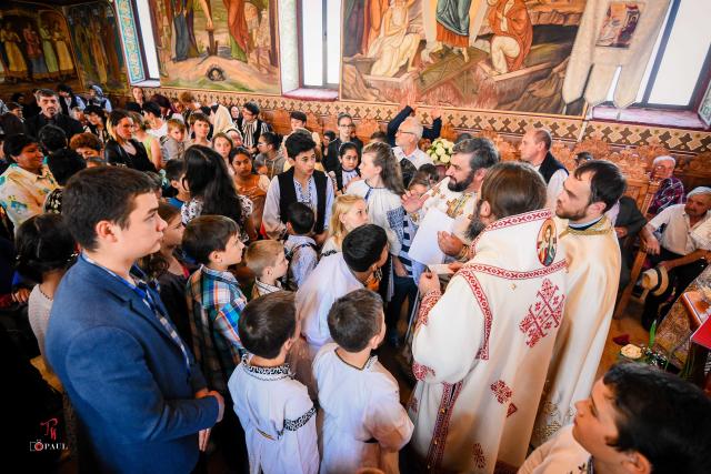 Burse sociale pentru copiii din Copșa Mică