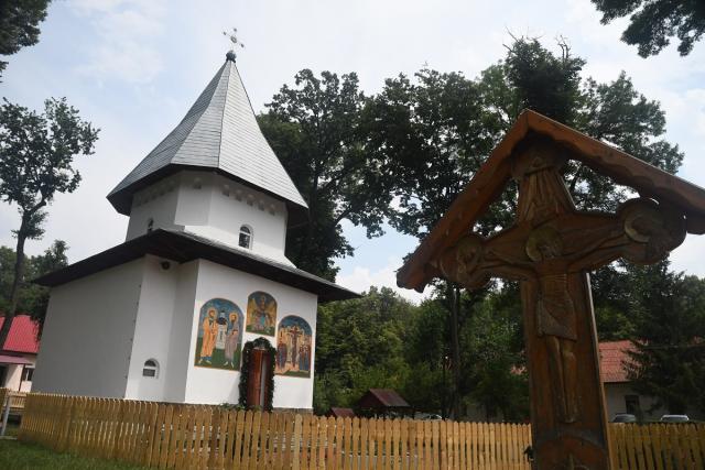 Hram la biserica Spitalului Pădureni - Grajduri