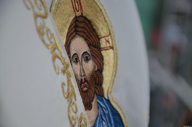 Biserica „Sfânta Cuvioasă Parascheva” din localitatea Baia a primit veșmânt de har și binecuvântare