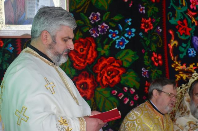 Biserica „Sfânta Cuvioasă Parascheva” din localitatea Baia a primit veșmânt de har și binecuvântare