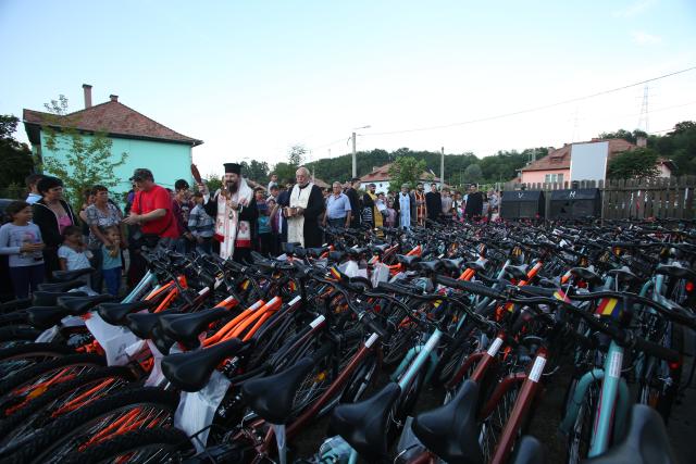PS Macarie, la Copșa Mică: „Oferim 100 de biciclete copiilor sărmani pentru cei 100 de ani de Românie”
