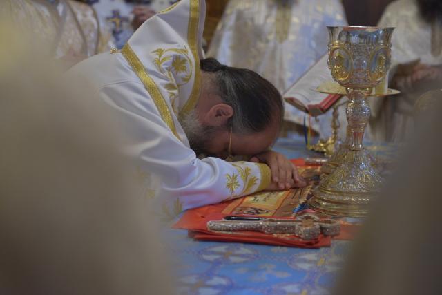 Părintele mărturisitor Mina Dobzeu a primit „sărutarea cea mai de pe urmă“
