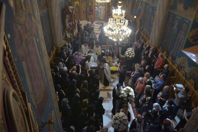 Părintele mărturisitor Mina Dobzeu a primit „sărutarea cea mai de pe urmă“