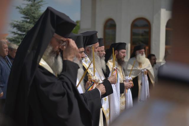 Părintele mărturisitor Mina Dobzeu a primit „sărutarea cea mai de pe urmă“