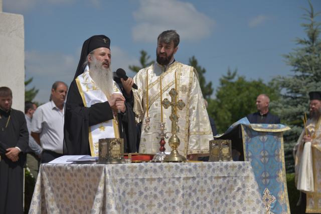 Părintele mărturisitor Mina Dobzeu a primit „sărutarea cea mai de pe urmă“