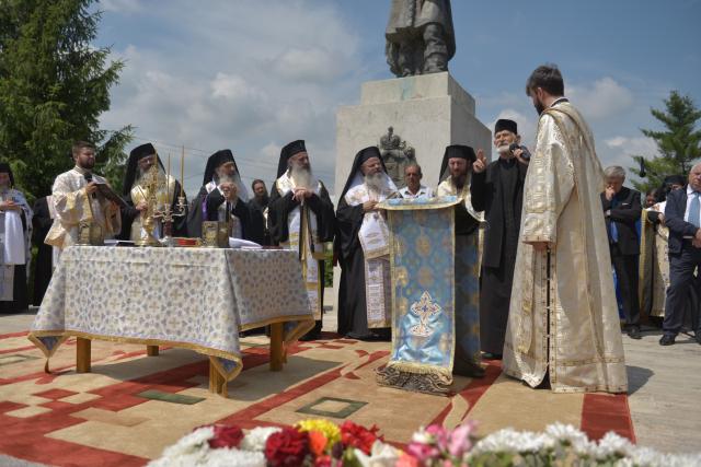 Părintele mărturisitor Mina Dobzeu a primit „sărutarea cea mai de pe urmă“