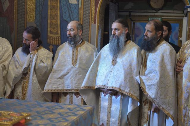 Părintele mărturisitor Mina Dobzeu a primit „sărutarea cea mai de pe urmă“