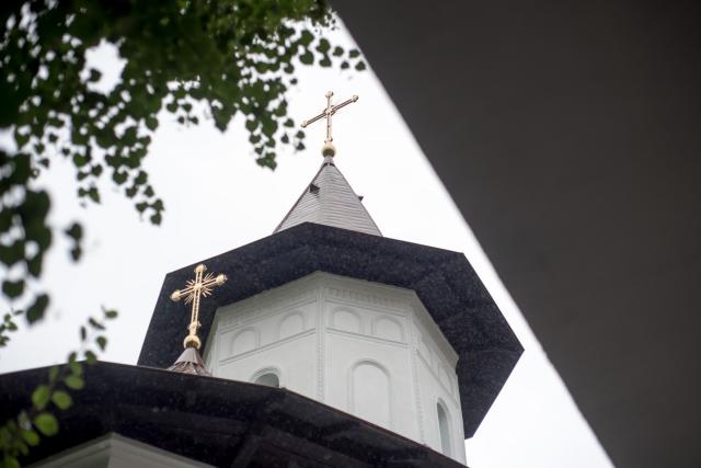 IPS Pimen, la sfințirea bisericii din Ipotești: „Să ne îngrijim de hrana pentru trup, dar nu îngrijorându-ne”