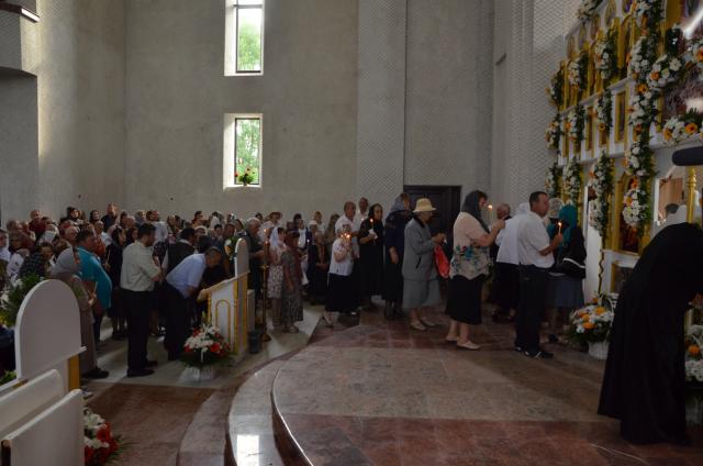 Catedrala „Învierea Domnului” din Fălticeni, sfințită în prezența a 3000 de credincioși