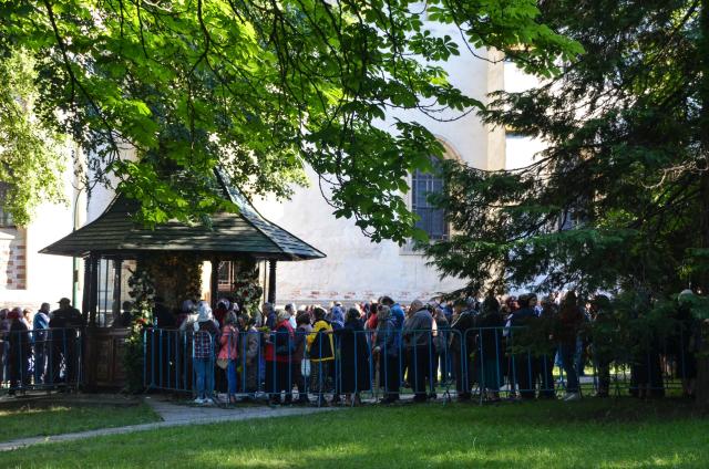 Hramul cel mare al Sucevei: „A-l iubi pe celălalt este o purtare de cruce continuă”