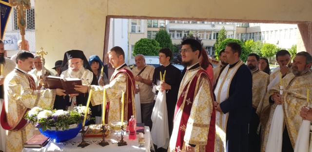 Resfinţirea paraclisului Spitalului Municipal Roman