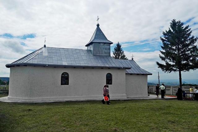 Binecuvântare arhierească în Parohia Berezlogi