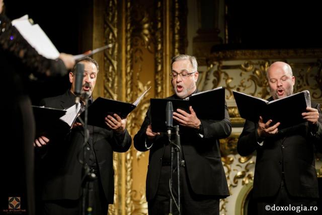 (Video) Ansamblul „Capella Romana” - Stihira pentru Cinstirea Sfintei Cruci